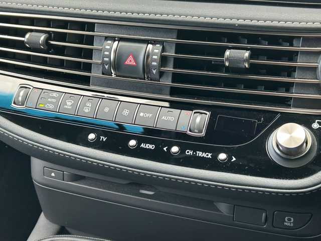 レクサス ＬＳ 500h バージョンL 茨城県 2021(令3)年 4.4万km グラファイトブラックガラスフレーク 純正ナビ/-(SD/TV/BT/AM/FM)/本革シート/衝突軽減システム/禁煙車/全方位カメラ/前後クリアランスソナー/ETC2.0/４WD/LEDヘッドライト/レーダークルーズコントロール/全席パワーシート/パドルシフト/プッシュスタート/前席シートヒーター・エアシート/ドライブレコーダー/純正19インチアルミホイール/純正19インチアルミホイールサマータイヤ積載/ブラインドスポットモニター/オートブレーキホールド/電動パーキングブレーキ/電動格納ミラー/アイドリングストップ