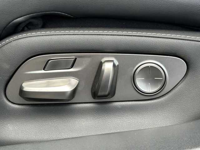 レクサス ＬＳ 500h バージョンL 茨城県 2021(令3)年 4.4万km グラファイトブラックガラスフレーク 純正ナビ/-(SD/TV/BT/AM/FM)/本革シート/衝突軽減システム/禁煙車/全方位カメラ/前後クリアランスソナー/ETC2.0/４WD/LEDヘッドライト/レーダークルーズコントロール/全席パワーシート/パドルシフト/プッシュスタート/前席シートヒーター・エアシート/ドライブレコーダー/純正19インチアルミホイール/純正19インチアルミホイールサマータイヤ積載/ブラインドスポットモニター/オートブレーキホールド/電動パーキングブレーキ/電動格納ミラー/アイドリングストップ