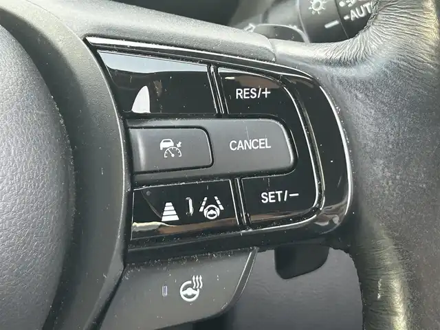 ホンダ ヴェゼル ハイブリッド e:HEV Z 岡山県 2021(令3)年 8.3万km クリスタルブラックパール 純正9インチナビ/（AM/FM/CarPlay/TV/BT）/バックカメラ/ハーフレザーシート/D/N席シートヒーター/ホンダセンシング/・衝突軽減ブレーキ/・アダプティブクルーズコントロール/・クリアランスソナー/・パーキングサポートブレーキ/・標識認識システム/・ヒルディセントコントロール/ビルトインETC2.0/ワイヤレス充電/純正18インチアルミホイール/パワーバックドア/LEDヘッドライト/スマートキー