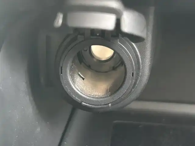 ホンダ ヴェゼル ハイブリッド e:HEV Z 岡山県 2021(令3)年 8.3万km クリスタルブラックパール 純正9インチナビ/（AM/FM/CarPlay/TV/BT）/バックカメラ/ハーフレザーシート/D/N席シートヒーター/ホンダセンシング/・衝突軽減ブレーキ/・アダプティブクルーズコントロール/・クリアランスソナー/・パーキングサポートブレーキ/・標識認識システム/・ヒルディセントコントロール/ビルトインETC2.0/ワイヤレス充電/純正18インチアルミホイール/パワーバックドア/LEDヘッドライト/スマートキー