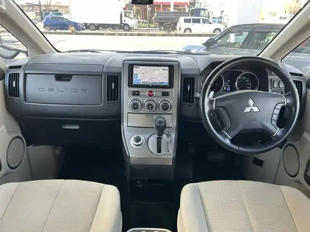 三菱 デリカＤ：５ D－Power package 埼玉県 2014(平26)年 10.2万km ウォームホワイトパール ・パートタイム４WD　/・7人乗り　/・ディーラー点検記録H27:28:29:30:R2:R6年有り　/・純正ナビフルセグTV　BT　DVD　/・バックカメラ　/・ETC　/・前後ドライブレコーダー　/・クルーズコントロール　/・パドルシフト/・前席シートヒーター/・オートライト/・HIDヘットライト/・純正18インチアルミ/・保証書/・取説