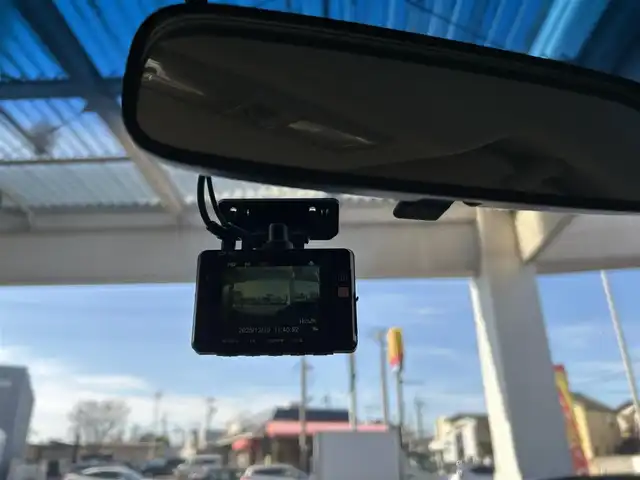 三菱 デリカＤ：５ D－Power package 埼玉県 2014(平26)年 10.2万km ウォームホワイトパール ・パートタイム４WD　/・7人乗り　/・ディーラー点検記録H27:28:29:30:R2:R6年有り　/・純正ナビフルセグTV　BT　DVD　/・バックカメラ　/・ETC　/・前後ドライブレコーダー　/・クルーズコントロール　/・パドルシフト/・前席シートヒーター/・オートライト/・HIDヘットライト/・純正18インチアルミ/・保証書/・取説