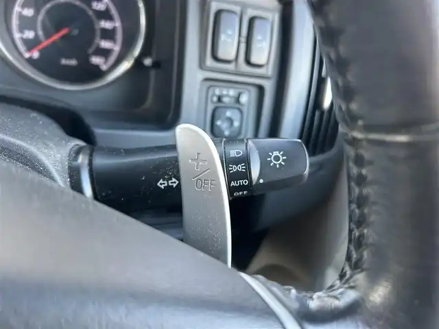 三菱 デリカＤ：５ D－Power package 埼玉県 2014(平26)年 10.2万km ウォームホワイトパール ・パートタイム４WD　/・7人乗り　/・ディーラー点検記録H27:28:29:30:R2:R6年有り　/・純正ナビフルセグTV　BT　DVD　/・バックカメラ　/・ETC　/・前後ドライブレコーダー　/・クルーズコントロール　/・パドルシフト/・前席シートヒーター/・オートライト/・HIDヘットライト/・純正18インチアルミ/・保証書/・取説