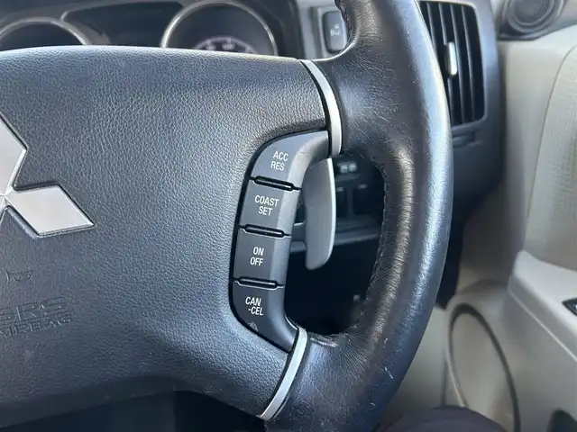 三菱 デリカＤ：５ D－Power package 埼玉県 2014(平26)年 10.2万km ウォームホワイトパール ・パートタイム４WD　/・7人乗り　/・ディーラー点検記録H27:28:29:30:R2:R6年有り　/・純正ナビフルセグTV　BT　DVD　/・バックカメラ　/・ETC　/・前後ドライブレコーダー　/・クルーズコントロール　/・パドルシフト/・前席シートヒーター/・オートライト/・HIDヘットライト/・純正18インチアルミ/・保証書/・取説