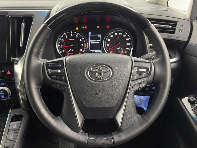 トヨタ アルファード S Cパッケージ 大阪府 2022(令4)年 4.9万km ブラック 純正9incディスプレイオーディオナビ/【フルセグTV/Bluetooth/CD/DVD/FM/AM】/純正12inc後席モニター/ツインムーンルーフ/3眼LEDヘッドライト/シーケンシャルウィンカー/パワーバックドア/両側パワースライドドア/BSM/デジタルインナーミラー/バックカメラ/スペアタイヤ/ステアリングヒーター/黒革シート/パワーシート/D/N席シートヒーター/D/N席シートベンチレーション/シートメモリー/後席オットマン/トヨタセーフティセンス/・プリクラッシュセーフティー/・パーキングサポートブレーキ/・オートマチックハイビーム/・リアトラフィックモニター/・アダクティブクルーズコントロール/・レーンキープアシスト/・ロードサインアシスト/前後クリアランスソナー/純正18インチAW/スマートキー/ビルトインETC