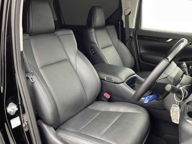 トヨタ アルファード S Cパッケージ 大阪府 2022(令4)年 4.9万km ブラック 純正9incディスプレイオーディオナビ/【フルセグTV/Bluetooth/CD/DVD/FM/AM】/純正12inc後席モニター/ツインムーンルーフ/3眼LEDヘッドライト/シーケンシャルウィンカー/パワーバックドア/両側パワースライドドア/BSM/デジタルインナーミラー/バックカメラ/スペアタイヤ/ステアリングヒーター/黒革シート/パワーシート/D/N席シートヒーター/D/N席シートベンチレーション/シートメモリー/後席オットマン/トヨタセーフティセンス/・プリクラッシュセーフティー/・パーキングサポートブレーキ/・オートマチックハイビーム/・リアトラフィックモニター/・アダクティブクルーズコントロール/・レーンキープアシスト/・ロードサインアシスト/前後クリアランスソナー/純正18インチAW/スマートキー/ビルトインETC