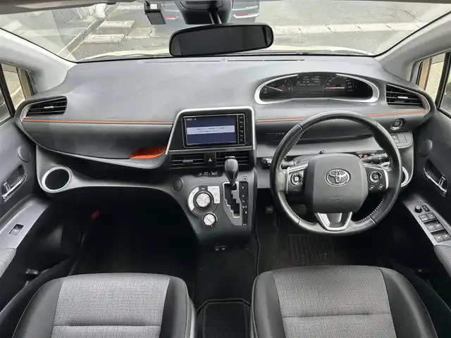 トヨタ シエンタ ファンベースG 静岡県 2018(平30)年 4万km ベージュ トヨタセーフティセンス/純正SDナビ/・フルセグ/CD/DVD/Bluetooth/USB/全周囲カメラ/前方ドライブレコーダー/ビルトインETC/両側パワースライドドア/革巻きステアリング/・ステアリングスイッチ/オートライト/スマートキー/・プッシュスタート/LEDヘッドライト/・フォグランプ/電動格納ミラー/ウインカーミラー/純正フロアマット/純正ドアバイザー