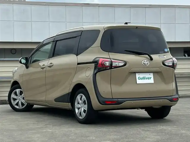 トヨタ シエンタ ファンベースG 静岡県 2018(平30)年 4万km ベージュ トヨタセーフティセンス/純正SDナビ/・フルセグ/CD/DVD/Bluetooth/USB/全周囲カメラ/前方ドライブレコーダー/ビルトインETC/両側パワースライドドア/革巻きステアリング/・ステアリングスイッチ/オートライト/スマートキー/・プッシュスタート/LEDヘッドライト/・フォグランプ/電動格納ミラー/ウインカーミラー/純正フロアマット/純正ドアバイザー