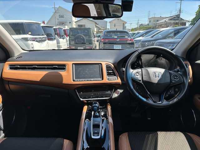 ホンダ ヴェゼル ハイブリッド Z ホンダセンシング 大阪府 2020(令2)年 3.3万km クリスタルブラックパール ８インチナビ　/フルセグ　/バックカメラ　/ハーフレーザーシート　/シートヒーター　/レーダークルーズコントロール　/パドルシフト　ドライブレコーダー　/ＬＥＤヘッドライト　/フロアーマット　/サイドバイザー
