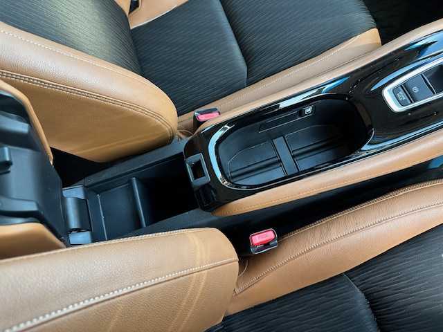 ホンダ ヴェゼル ハイブリッド Z ホンダセンシング 大阪府 2020(令2)年 3.3万km クリスタルブラックパール ８インチナビ　/フルセグ　/バックカメラ　/ハーフレーザーシート　/シートヒーター　/レーダークルーズコントロール　/パドルシフト　ドライブレコーダー　/ＬＥＤヘッドライト　/フロアーマット　/サイドバイザー