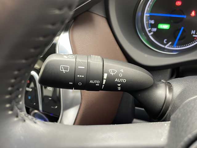 トヨタ ハリアー ハイブリッド Z レザーパッケージ 愛知県 2020(令2)年 4万km ホワイトパールクリスタルシャイン 衝突軽減システム/プレミアムサウンドBOSE/純正12.3型ディズプレイオーディオ　ナビあり/全方位カメラ/レーダークルーズコントロール/シートヒーター/エアシート/Bluetooth/バックカメラ/電動リアゲート/パワーシート/ヘッドアップディスプレイ/コーナーセンサー/純正アルミホイール/ETC2.0/ブラインドスポットモニター/LEDヘッドライト/ステアリングヒーター/オートマチックハイビーム/ステアリングスイッチ/スマートキー/プッシュスタート