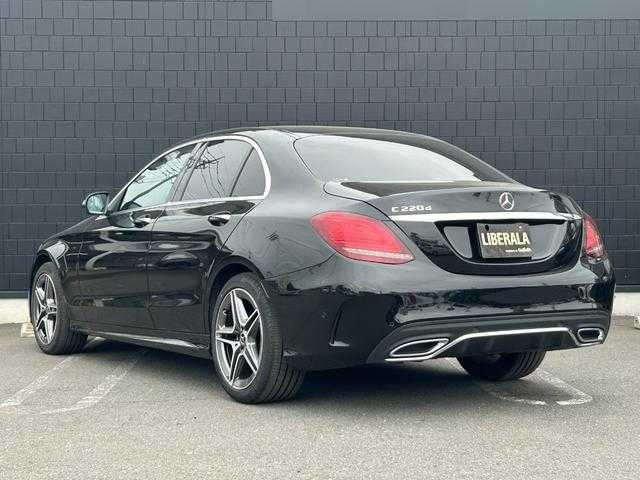 メルセデス・ベンツ Ｃ２２０ｄ アバンギャルド　AMGライン 埼玉県 2018(平30)年 5.6万km オブシディアンブラック 黒革シート　/レーダーセーフティＰＫＧ　/シートヒーター　/パワーシート　/純正ナビ　/バックカメラ　/地デジ　/ブラインドスポットモニター　/ＡＣＣ　/ＥＴＣ　/キーレスゴー　/ＡｐｐｌｅＣａｒＰｌａｙ対応