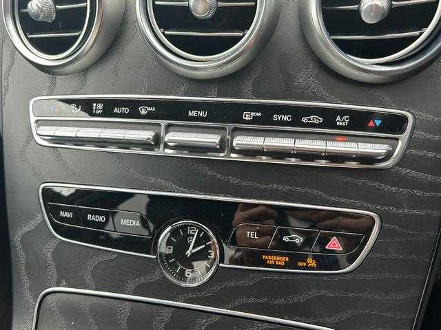 メルセデス・ベンツ Ｃ２２０ｄ アバンギャルド　AMGライン 埼玉県 2018(平30)年 5.6万km オブシディアンブラック 黒革シート　/レーダーセーフティＰＫＧ　/シートヒーター　/パワーシート　/純正ナビ　/バックカメラ　/地デジ　/ブラインドスポットモニター　/ＡＣＣ　/ＥＴＣ　/キーレスゴー　/ＡｐｐｌｅＣａｒＰｌａｙ対応