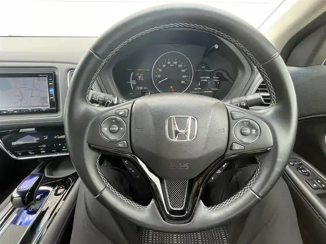 ホンダ ヴェゼル ハイブリッド Z ホンダセンシング 千葉県 2016(平28)年 2.5万km プレミアムクリスタルレッドM 純正ナビ/   フルセグTV/CD/DVD/Bluetooth/USB/バックモニター/衝突軽減ブレーキ/横滑り防止装置/前席シートヒーター/レーダークルーズコントロール/レーンキープアシスト/アイドリングストップ/ステアリングスイッチ/純正17インチアルミホイール/純正フロアマット/プッシュスタート/スマートキー/ハーフレザー/ＥＴＣ/ＬＥＤ/禁煙車