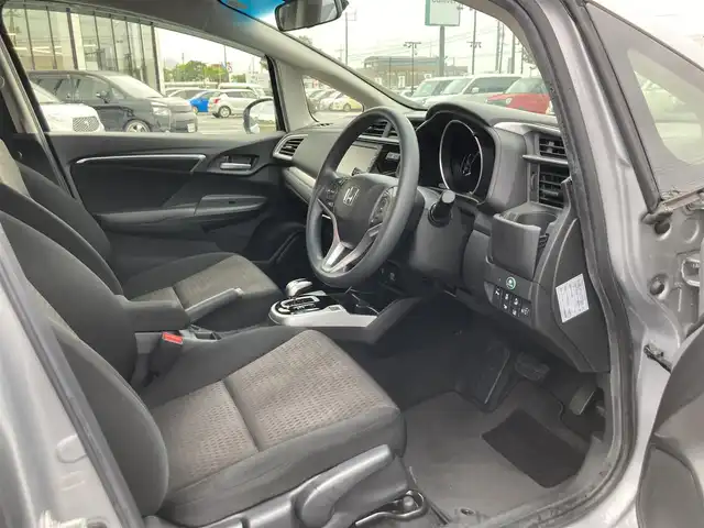 ホンダ フィット ハイブリット F 鳥取県 2019(平31)年 6万km ルナシルバーM 純正ナビ/BT/CD/USB/バックカメラ・ETC/ホンダセンシング/レーンキープアシスト/レーダークルーズコントロール/パーキングアシスト/前後クリアランスソナー/ドライブレコーダー/プッシュエンジンスタート/電動格納ミラー/純正フロアマット/ドアバイザー