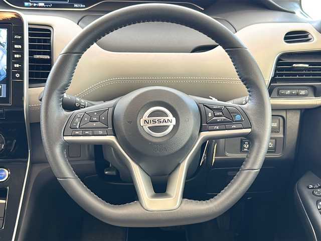 日産 セレナ e－パワー ハイウェイスター V 岐阜県 2022(令4)年 3.9万km ブリリアントホワイトパール ワンオーナー/純正１０インチナビ /全周囲モニター/フリップダウンモニター/インテリジェントルームミラー/プロパイロット/両側パワースライドドア/リアオートエアコン/３列目ヒーターダクト/純正ドライブレコーダー/ETC/LEDヘッドライト/保証書/取扱説明書/ナビ取説