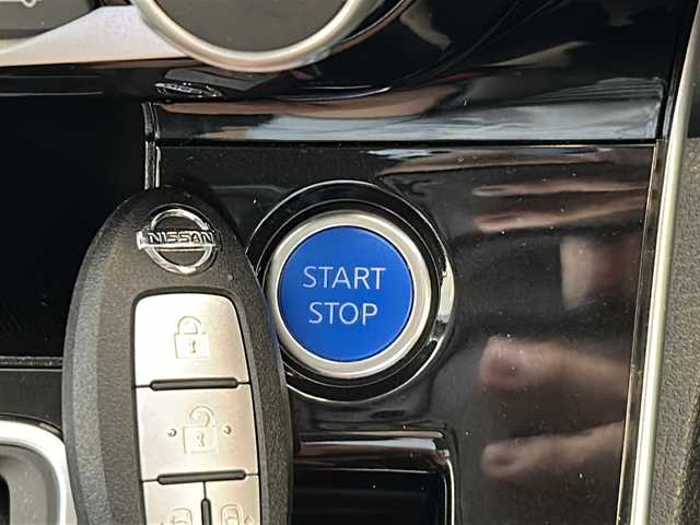 日産 セレナ e－パワー ハイウェイスター V 岐阜県 2022(令4)年 3.9万km ブリリアントホワイトパール ワンオーナー/純正１０インチナビ /全周囲モニター/フリップダウンモニター/インテリジェントルームミラー/プロパイロット/両側パワースライドドア/リアオートエアコン/３列目ヒーターダクト/純正ドライブレコーダー/ETC/LEDヘッドライト/保証書/取扱説明書/ナビ取説