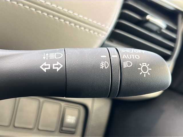 日産 セレナ e－パワー ハイウェイスター V 岐阜県 2022(令4)年 3.9万km ブリリアントホワイトパール ワンオーナー/純正１０インチナビ /全周囲モニター/フリップダウンモニター/インテリジェントルームミラー/プロパイロット/両側パワースライドドア/リアオートエアコン/３列目ヒーターダクト/純正ドライブレコーダー/ETC/LEDヘッドライト/保証書/取扱説明書/ナビ取説