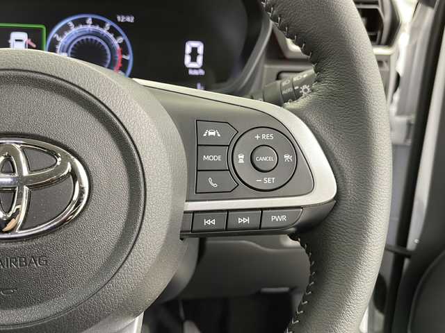 トヨタ ライズ Z 道央・札幌 2021(令3)年 1.4万km シャイニングホワイトパール ・４WD/寒冷地仕様/・Toyota Safety Sense/・プリクラッシュブレーキ、/・レーン departure alert/・レーダークルーズコントロール/・オーディオレス/・シートヒーター運転席/助手席/・オートライト/オートマチックハイビーム/・LEDヘッドライト/・スマートキー/スペアキー１本/・横滑り防止装置/盗難防止装置/・ABS/・アイドリングストップ