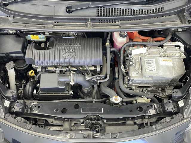 トヨタ シエンタ ハイブリッド G クエロ 岐阜県 2018(平30)年 6.8万km ブラックマイカ 登録時走行距離67518km/ワンオーナー/純正SDナビ/フルセグテレビ/バックカメラ/フリップダウンモニター/プッシュスタート/スマートキー(スペアスマート×1)/ハーフレザーシート/LEDヘッドライト/オートハイビーム/オートライト/フォグランプ/ステアリングスイッチ/ウインカーミラー/ETC
