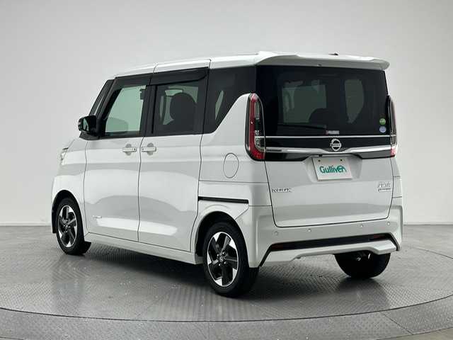 日産 ルークス HWS X アーバンクロム 広島県 2021(令3)年 4.1万km ホワイトパール 純正9インチナビ/アラウンドビューモニター/ETC/前後ドライブレコーダー（ZDR-015）/片側パワースライドドア/純正14インチアルミホイール/純正フロアマット/ドアバイザー/後席サンシェード/電動格納ミラー/ウインカーミラー/前後コーナーセンサー/LEDヘッドライト/フォグ/合皮シート/スマートキー/スペアキー