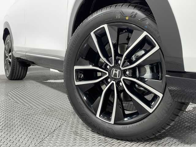 ホンダ ヴェゼル ハイブリッド e:HEV Z 広島県 2025(令7)年 0.1万km未満 プラチナホワイトパール 登録済未使用車　4Km/9型Honda CONNECTディスプレー/ETC2.0/ワイヤレス充電器/電動リアゲート/レーダークルーズコントロール/衝突被害軽減システム/ブラインドスポットモニター/シートヒーター/ステアリングヒーター/ダウンヒルアシスト/電動パーキングブレーキ/純正18インチアルミホイール/エアバッグ(運転席/助手席/サイド/カーテン)