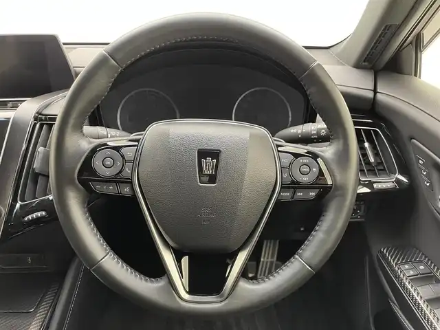トヨタ クラウン ハイブリッド RS アドバンス 兵庫県 2018(平30)年 3.8万km シルバーM 純正HDDナビ(CD/DVD/Bluetooth/フルセグ)/バックカメラ/追従型クルーズコントロール/レザーシート/パワーシート/シートヒーター/エアシート/ステアリングヒーター/ブラインドスポットモニター/ヘッドアップディスプレイ/レーンキープアシスト/オートライト/オートマチックハイビーム/LEDヘッドライト/前後ドライブレコーダー/純正18インチアルミホイール/純正フロアマット/前後コーナーセンサー/ビルトインETC
