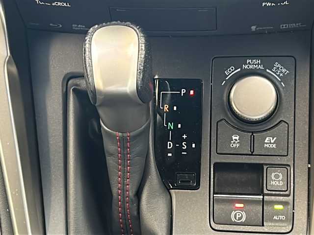 レクサス ＮＸ 300h Fスポーツ 岐阜県 2015(平27)年 4.3万km スターライトブラックガラスフレーク 純正ナビ/Bluetooth/フルセグTV/バックカメラ/サイドカメラ/ヘッドアップディスプレイ/レーンディバーチャーアラート/シートヒーター/ステアリングヒーター/パワーシート/シートメモリー/ベンチレーション/パワーバックドア/クルーズコントロール/パドルシフト/電子パーキングブレーキ/オートホールド/オートマチックハイビーム/ETC