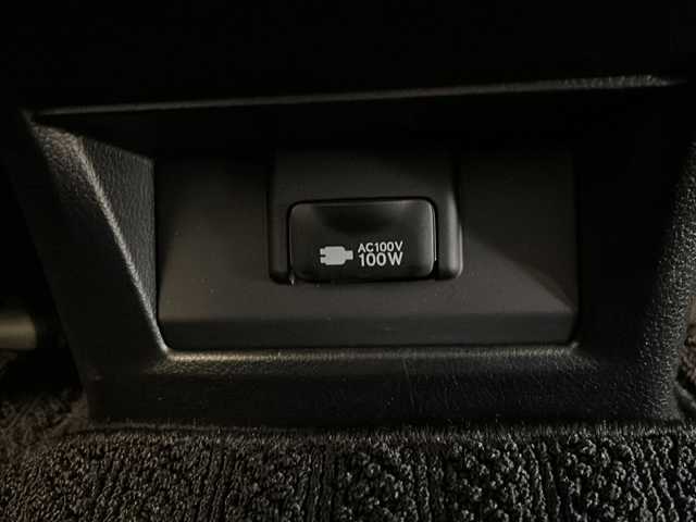 レクサス ＮＸ 300h Fスポーツ 岐阜県 2015(平27)年 4.3万km スターライトブラックガラスフレーク 純正ナビ/Bluetooth/フルセグTV/バックカメラ/サイドカメラ/ヘッドアップディスプレイ/レーンディバーチャーアラート/シートヒーター/ステアリングヒーター/パワーシート/シートメモリー/ベンチレーション/パワーバックドア/クルーズコントロール/パドルシフト/電子パーキングブレーキ/オートホールド/オートマチックハイビーム/ETC
