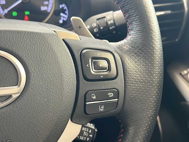 レクサス ＮＸ 300h Fスポーツ 岐阜県 2015(平27)年 4.3万km スターライトブラックガラスフレーク 純正ナビ/Bluetooth/フルセグTV/バックカメラ/サイドカメラ/ヘッドアップディスプレイ/レーンディバーチャーアラート/シートヒーター/ステアリングヒーター/パワーシート/シートメモリー/ベンチレーション/パワーバックドア/クルーズコントロール/パドルシフト/電子パーキングブレーキ/オートホールド/オートマチックハイビーム/ETC