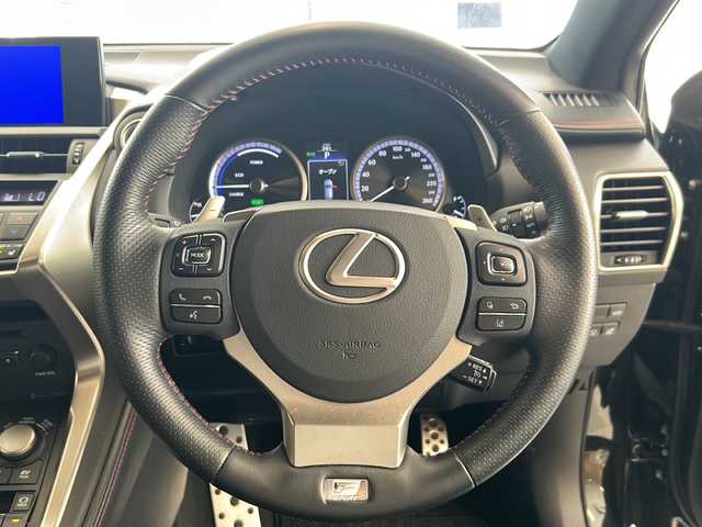 レクサス ＮＸ 300h Fスポーツ 岐阜県 2015(平27)年 4.3万km スターライトブラックガラスフレーク 純正ナビ/Bluetooth/フルセグTV/バックカメラ/サイドカメラ/ヘッドアップディスプレイ/レーンディバーチャーアラート/シートヒーター/ステアリングヒーター/パワーシート/シートメモリー/ベンチレーション/パワーバックドア/クルーズコントロール/パドルシフト/電子パーキングブレーキ/オートホールド/オートマチックハイビーム/ETC