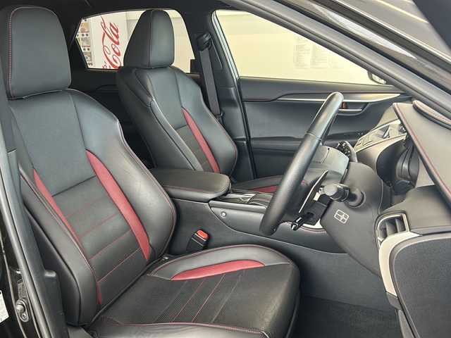 レクサス ＮＸ 300h Fスポーツ 岐阜県 2015(平27)年 4.3万km スターライトブラックガラスフレーク 純正ナビ/Bluetooth/フルセグTV/バックカメラ/サイドカメラ/ヘッドアップディスプレイ/レーンディバーチャーアラート/シートヒーター/ステアリングヒーター/パワーシート/シートメモリー/ベンチレーション/パワーバックドア/クルーズコントロール/パドルシフト/電子パーキングブレーキ/オートホールド/オートマチックハイビーム/ETC