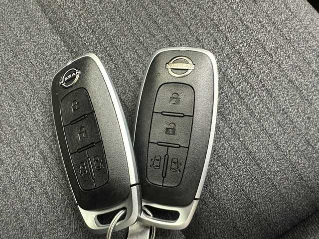 日産 セレナ e－パワー ハイウェイスター V 兵庫県 2025(令7)年 0.1千km ダイヤモンドブラック 12.3インチワイドディスプレイ/AM/FM/BT/フルセグTV/バックカメラ/ETC2.0/両側パワースライドドア/プロパイロット/デジタルインナーミラー/BSM/オートブレーキホールド/TRC/本革巻きステアリング/プッシュスタート/スマートキー2本