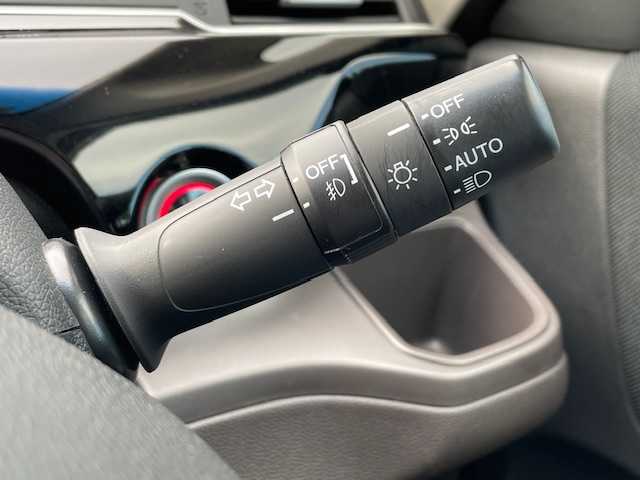 ホンダ フリード モデューロX ホンダセンシング 静岡県 2018(平30)年 6.7万km ホワイトオーキッドパール ●社外ディスプレイオーディオ/(CD/DVD/Bluetooth/AUX)/●レーダークルーズコントロール/●衝突被害軽減システム/●レーンキープアシスト/●両側パワースライド/●LEDライト＆フォグランプ/●オートライト/●革巻きステアリング/●ステアリングスイッチ/●ETC/●前方ドライブレコーダー/●スマートキー/●プッシュスタート/●純正フロアマット/●純正15インチアルミホイール/●W＋サイドSRS＋ABS