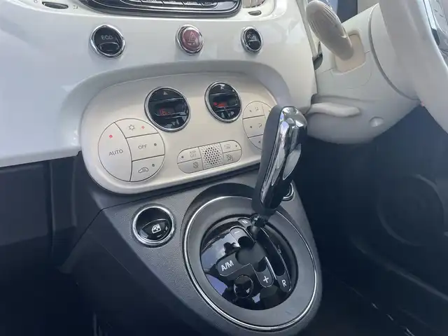 フィアット ５００ ツインエア ラウンジ 静岡県 2018(平30)年 3.9万km ボサノバホワイト ガラスルーフ /ディスプレイオーディオBluetooth/HIDヘッドライト/１５インチアルミホイール/キーレス/ETC/社外AWスタッドレスあり