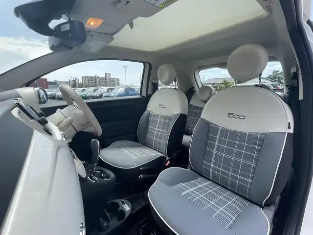 フィアット ５００ ツインエア ラウンジ 静岡県 2018(平30)年 3.9万km ボサノバホワイト ガラスルーフ /ディスプレイオーディオBluetooth/HIDヘッドライト/１５インチアルミホイール/キーレス/ETC/社外AWスタッドレスあり