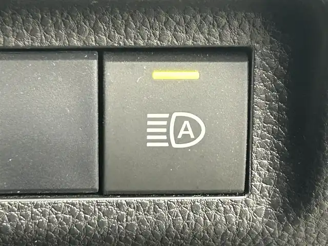 トヨタ ＲＡＶ４ アドベンチャー オフロードPKG 岡山県 2020(令2)年 3.6万km アティチュードブラックマイカ 純正９型ナビ/バックカメラ/トヨタセーフティセンス/レザーシート/シートヒーター/デジタルインナーミラー/ＬＥＤヘッドライト/ルーフレール/ブラインドスポットモニター/コーナーセンサー/前後ドラレコ/ステアリングスイッチ/スマートキー/スペアキー/ペダルカバー/新車保証書/取扱説明書