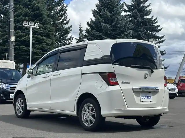 ホンダ フリード スパイク G ジャストセレクション 道北・旭川 2012(平24)年 8.3万km プレミアムホワイトパール (株)IDOMが運営する【じしゃロン旭川店】の自社ローン専用車両になります。こちらは現金またはオートローンご利用時の価格です。自社ローンご希望の方は別途その旨お申付け下さい/　/・社外ナビ(CD/ワンセグ)/・バックカメラ/・ETC/・ドライブレコーダー/・クルーズコントロール/・両側パワースライドドア/・フロントウィンドウデアイサー/・スマートキー2個/・取扱説明書