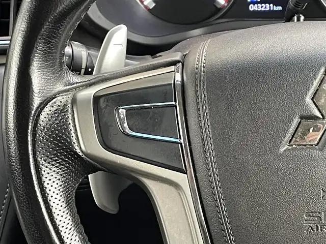 三菱 デリカＤ：５ G パワーパッケージ 道央・札幌 2020(令2)年 4.4万km ダイヤモンドブラックマイカ ・4WD/・衝突軽減ブレーキ/・両側パワースライドドア/・SD社外ナビ/CD&DVD&SD&BT&フルセグTV/・バックカメラ/・フリップダウンモニター/・パワーバックドア/・パワーシート(運転席のみ)/・助手席側オートロングステップ/・ウォークスルー/・ドライブレコーダー(前方のみ)/・横滑り防止装置/・ETC/・アイドリングストップ/・クルーズコントロール(追従走行あり)/・前席シートヒーター/・前席バニティミラー(両側ライト付)/・パドルシフト/・100V充電(後席のみ)/・前席AAC後席AC/・スペアキー1本/・スマートキー/・ドアバイザー/・オートライト/・オートマチックハイビーム/・レーンキープアシスト/・プッシュスタート/・パワーウィンドウ/・フォグランプ/・ウィンカーミラー