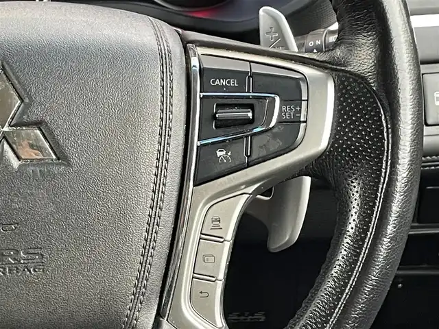 三菱 デリカＤ：５ G パワーパッケージ 道央・札幌 2020(令2)年 4.4万km ダイヤモンドブラックマイカ ・4WD/・衝突軽減ブレーキ/・両側パワースライドドア/・SD社外ナビ/CD&DVD&SD&BT&フルセグTV/・バックカメラ/・フリップダウンモニター/・パワーバックドア/・パワーシート(運転席のみ)/・助手席側オートロングステップ/・ウォークスルー/・ドライブレコーダー(前方のみ)/・横滑り防止装置/・ETC/・アイドリングストップ/・クルーズコントロール(追従走行あり)/・前席シートヒーター/・前席バニティミラー(両側ライト付)/・パドルシフト/・100V充電(後席のみ)/・前席AAC後席AC/・スペアキー1本/・スマートキー/・ドアバイザー/・オートライト/・オートマチックハイビーム/・レーンキープアシスト/・プッシュスタート/・パワーウィンドウ/・フォグランプ/・ウィンカーミラー