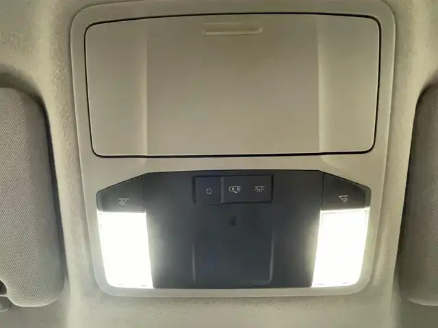 三菱 デリカＤ：５ G パワーパッケージ 道央・札幌 2020(令2)年 4.4万km ダイヤモンドブラックマイカ ・4WD/・衝突軽減ブレーキ/・両側パワースライドドア/・SD社外ナビ/CD&DVD&SD&BT&フルセグTV/・バックカメラ/・フリップダウンモニター/・パワーバックドア/・パワーシート(運転席のみ)/・助手席側オートロングステップ/・ウォークスルー/・ドライブレコーダー(前方のみ)/・横滑り防止装置/・ETC/・アイドリングストップ/・クルーズコントロール(追従走行あり)/・前席シートヒーター/・前席バニティミラー(両側ライト付)/・パドルシフト/・100V充電(後席のみ)/・前席AAC後席AC/・スペアキー1本/・スマートキー/・ドアバイザー/・オートライト/・オートマチックハイビーム/・レーンキープアシスト/・プッシュスタート/・パワーウィンドウ/・フォグランプ/・ウィンカーミラー