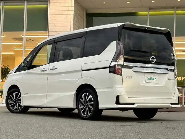 日産 セレナ e－パワー ハイウェイスター V 兵庫県 2020(令2)年 5.7万km ブリリアントホワイトパール 純正10インチナビ/フリップダウンモニター/フルセグ/BT/CD/DVD/BD/アラウンドビュー/プロパイロット/両側パワースライドドア/純正前後ドラレコ/パーキングアシスト/ステアリングスイッチ/ETC/オートホールド