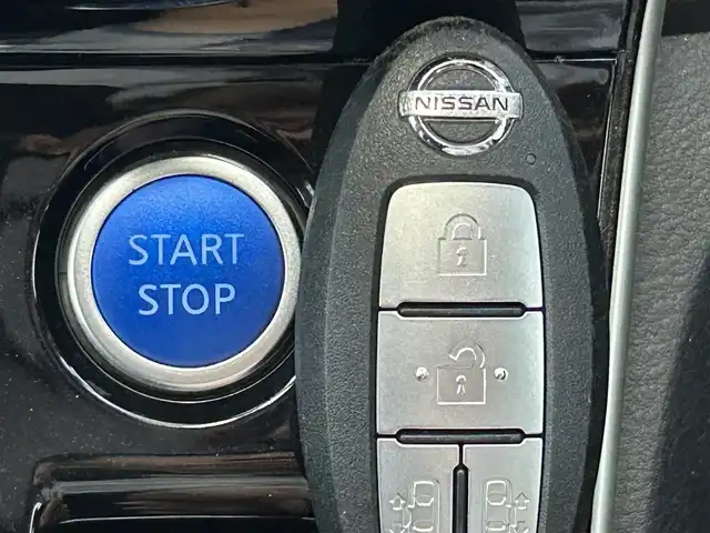 日産 セレナ e－パワー ハイウェイスター V 兵庫県 2020(令2)年 5.7万km ブリリアントホワイトパール 純正10インチナビ/フリップダウンモニター/フルセグ/BT/CD/DVD/BD/アラウンドビュー/プロパイロット/両側パワースライドドア/純正前後ドラレコ/パーキングアシスト/ステアリングスイッチ/ETC/オートホールド