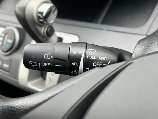 ホンダ フリード G ジャストセレクション 奈良県 2013(平25)年 1.7万km ホワイトオーキッドパール 社外ナビ　/フルセグ　/ＤＶＤ　/ＵＳＢ入力端子　/Ｂｌｕｅｔｏｏｔｈ　/バックカメラ　/ＥＴＣ　/片側パワースライドドア　/純正ラバーフロアマット　/オートライト　/横滑り防止装置　/ワンオーナー　/スペアキー１本　/保証書
