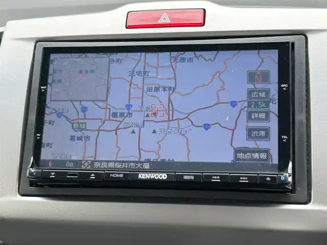 ホンダ フリード G ジャストセレクション 奈良県 2013(平25)年 1.7万km ホワイトオーキッドパール 社外ナビ　/フルセグ　/ＤＶＤ　/ＵＳＢ入力端子　/Ｂｌｕｅｔｏｏｔｈ　/バックカメラ　/ＥＴＣ　/片側パワースライドドア　/純正ラバーフロアマット　/オートライト　/横滑り防止装置　/ワンオーナー　/スペアキー１本　/保証書