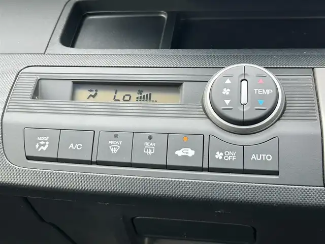 ホンダ フリード G ジャストセレクション 奈良県 2013(平25)年 1.7万km ホワイトオーキッドパール 社外ナビ　/フルセグ　/ＤＶＤ　/ＵＳＢ入力端子　/Ｂｌｕｅｔｏｏｔｈ　/バックカメラ　/ＥＴＣ　/片側パワースライドドア　/純正ラバーフロアマット　/オートライト　/横滑り防止装置　/ワンオーナー　/スペアキー１本　/保証書