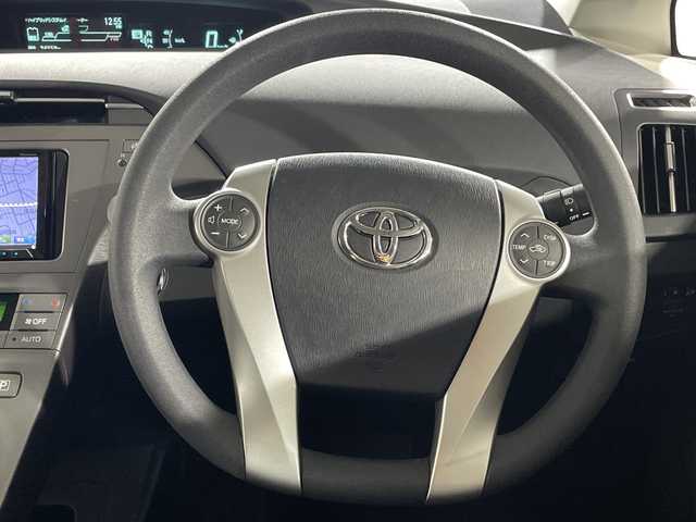 トヨタ プリウス S ツーリングセレクション 福岡県 2013(平25)年 2.5万km ホワイトパールクリスタルシャイン 社外ナビ7型（フルセグ/CDDVD/AMFM/iPod/AUX）/ステアリングスイッチ/横滑り防止装置/スマートキー/バックカメラ/ドアバイザー/純正フロアマット