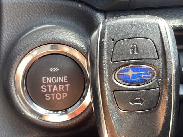 スバル フォレスター ハイブリッド アドバンス 沖縄県 2022(令4)年 2.6万km クリスタルブラックシリカ １０．１インチディスプレイオーディオ/バックカメラ/ＥＴＣ/シートヒーター/パワーシート/メモリーシート/ドライブレコーダー/衝突被害軽減システム/横滑り防装置/オートライト/ウィンカーミラー/インテリジェントミラー/Ｂｌｕｅｔｏｏｔｈ/クルーズコントロール/プッシュスタート