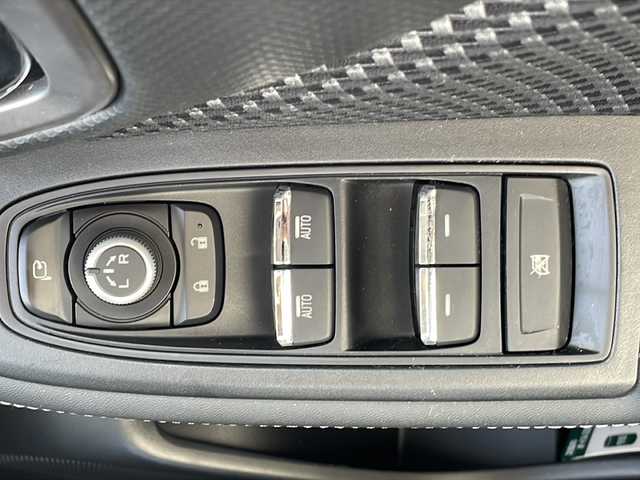 スバル フォレスター ハイブリッド アドバンス 沖縄県 2022(令4)年 2.6万km クリスタルブラックシリカ １０．１インチディスプレイオーディオ/バックカメラ/ＥＴＣ/シートヒーター/パワーシート/メモリーシート/ドライブレコーダー/衝突被害軽減システム/横滑り防装置/オートライト/ウィンカーミラー/インテリジェントミラー/Ｂｌｕｅｔｏｏｔｈ/クルーズコントロール/プッシュスタート