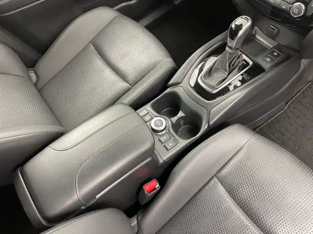 日産 エクストレイル 20Xi Vセレクション 新潟県 2020(令2)年 5.4万km ブリリアントホワイトパール 4WD/プロパイロット/KENWOODメモリナビ【MDV-D307】/　ワンセグTV/CD/DVD/USB/レーダークルーズコントロール/衝突被害軽減ブレーキ/レーンキープアシスト/パワーバックドア/前席パワーシート/レザーシート/全席シートヒーター/全方位モニター/インテリジェントルームミラー/ETC/前後コーナーセンサー/LEDヘッドライト/オートマチックハイビーム/アイドリングストップ/ミラーヒーター/レザーステアリング/ステアリングスイッチ